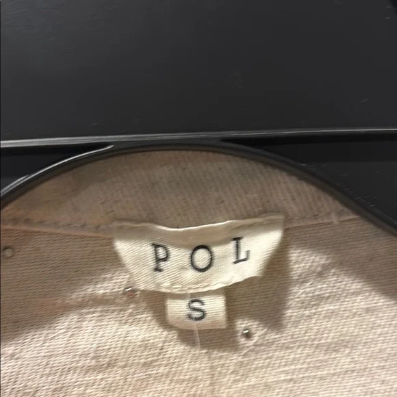 POL Cream Vest with Distressed Details - Picture 2 of 6